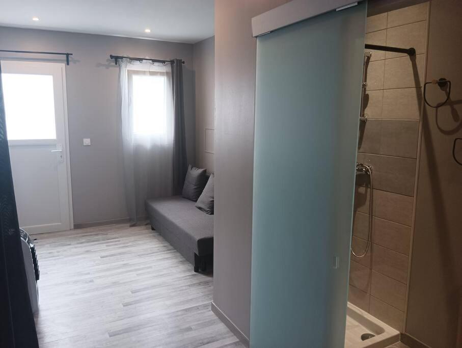 Chambre & Sdb Privee Avec Piscine En Bord De Via Rhona Sarras 외부 사진
