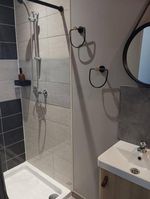Chambre & Sdb Privee Avec Piscine En Bord De Via Rhona Sarras 외부 사진
